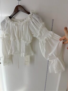 NWT White Off-Shoulder Peasant Cropped Blouse with Lace Trim Long Sleeve